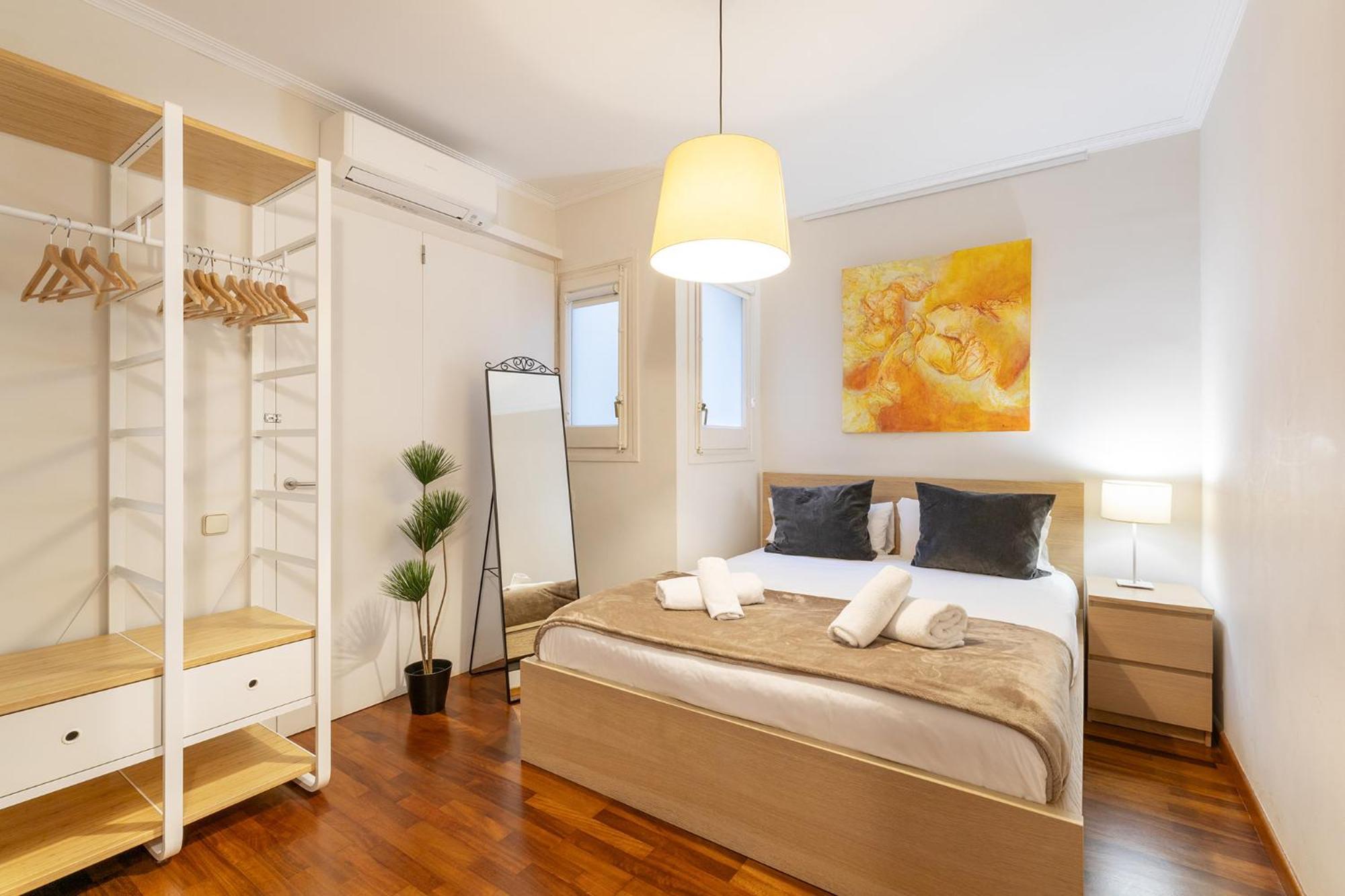 Large & Beautiful Apartment 4Min From Passeig De Gracia Барселона Екстер'єр фото