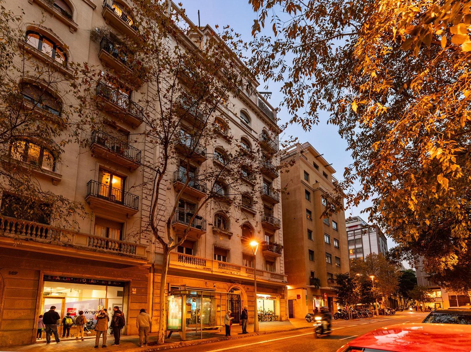 Large & Beautiful Apartment 4Min From Passeig De Gracia Барселона Екстер'єр фото